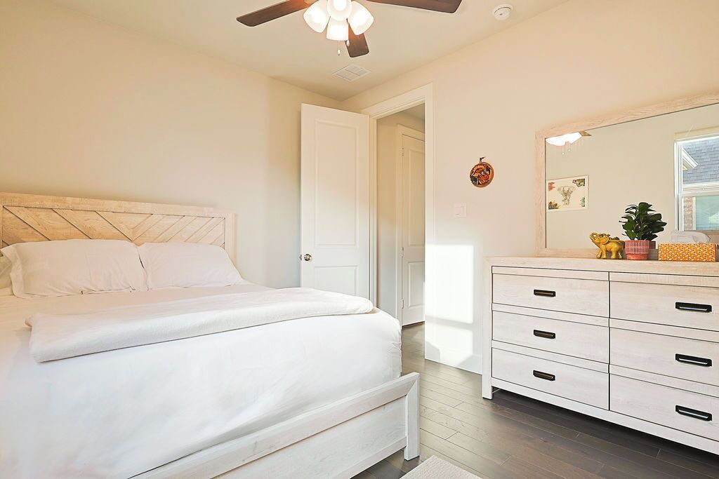 Photo of Bedroom in Garland
