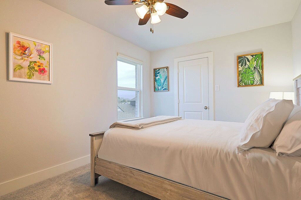 Photo of Bedroom in Garland