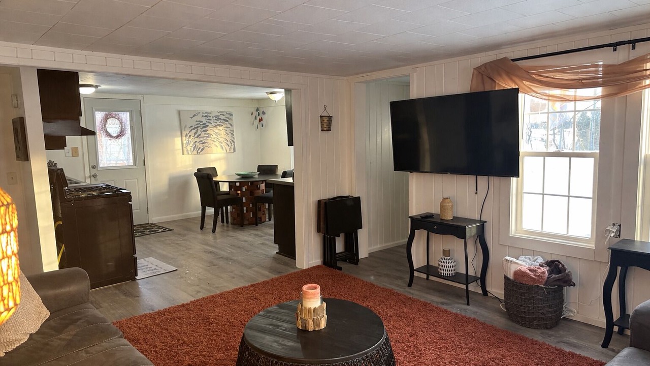 Photo of Livingroom in Curtis