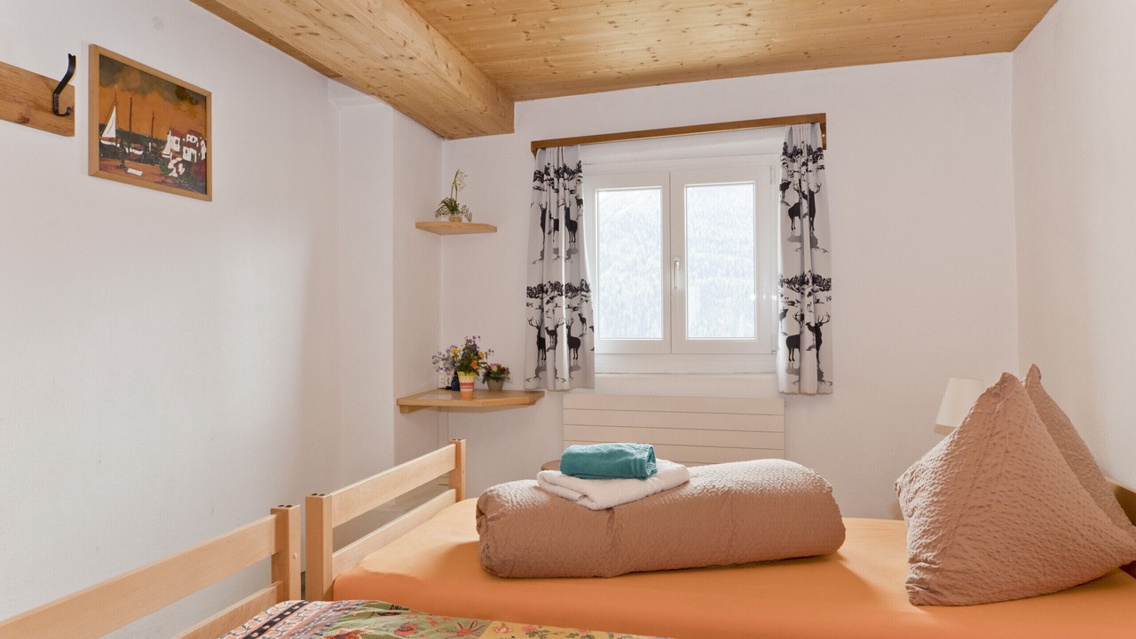 Photo of Bedroom in Tschlin