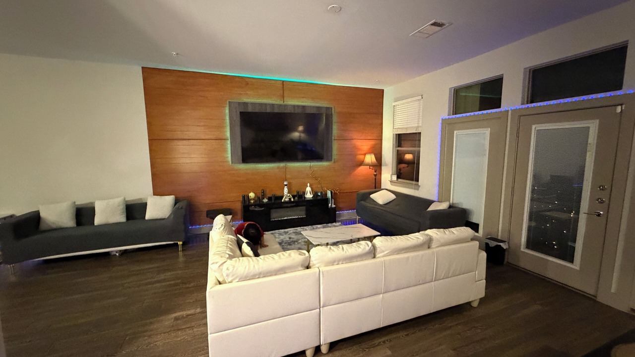 Photo of Livingroom in Woodlake - Briar Meadow
