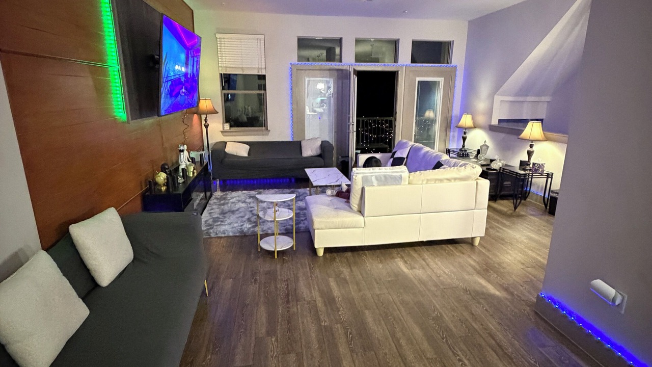Photo of Livingroom in Woodlake - Briar Meadow