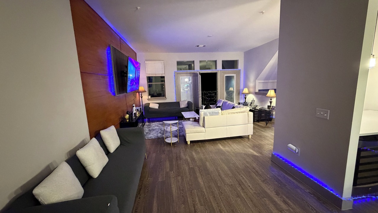 Photo of Livingroom in Woodlake - Briar Meadow