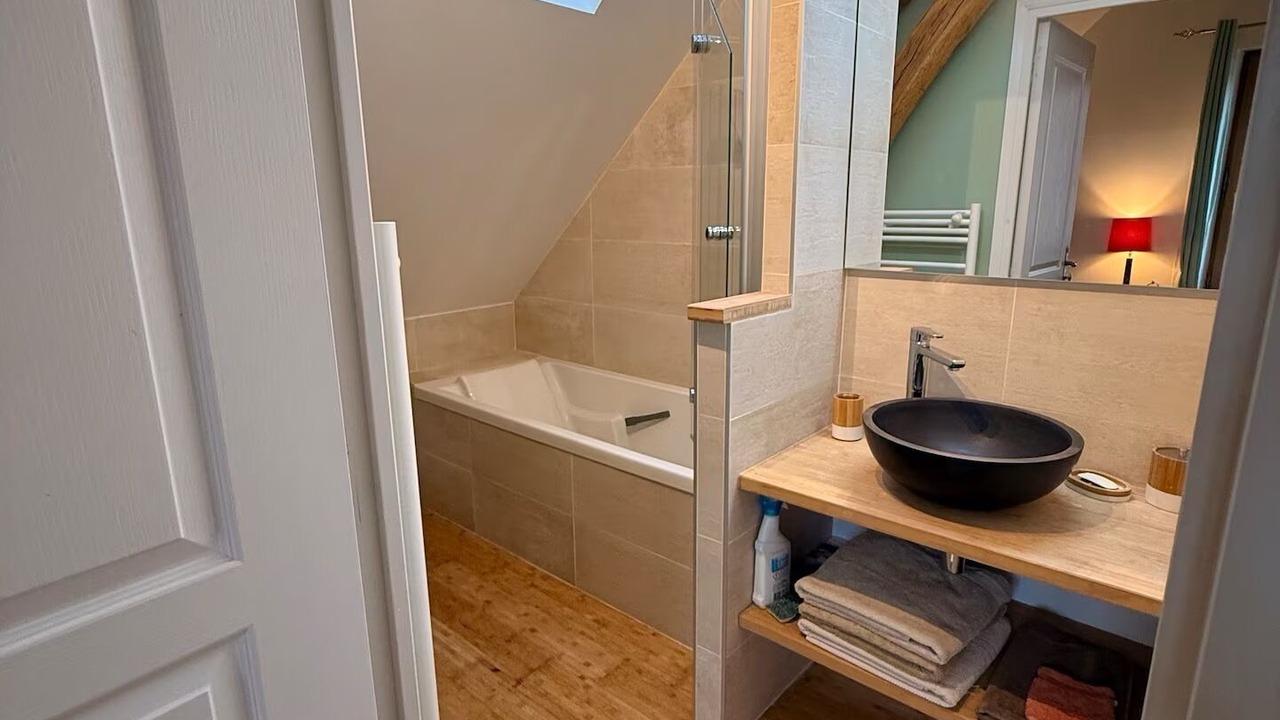 Photo of Bathroom in Souesmes