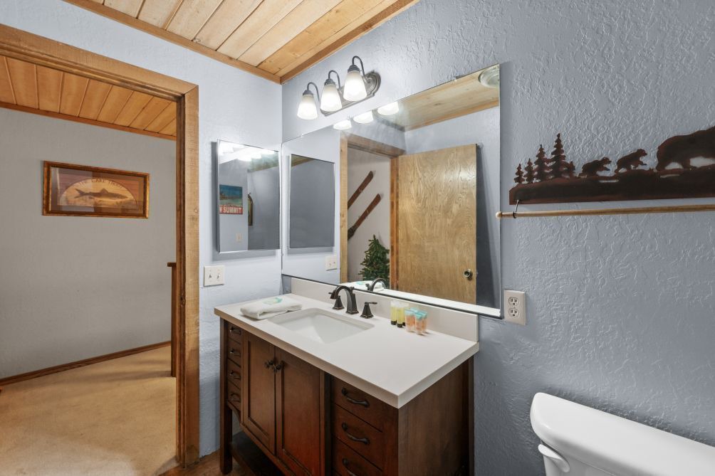 Photo of Bathroom in Summit Estates