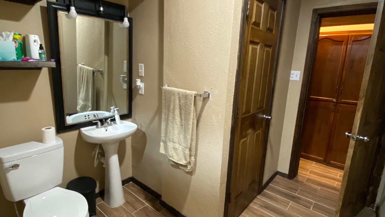 Photo of Bathroom in Bonanza