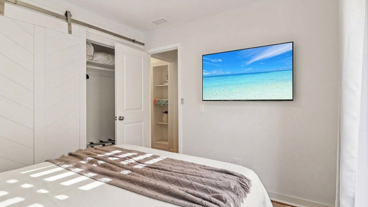 Photo of Bedroom in Ocean Beach