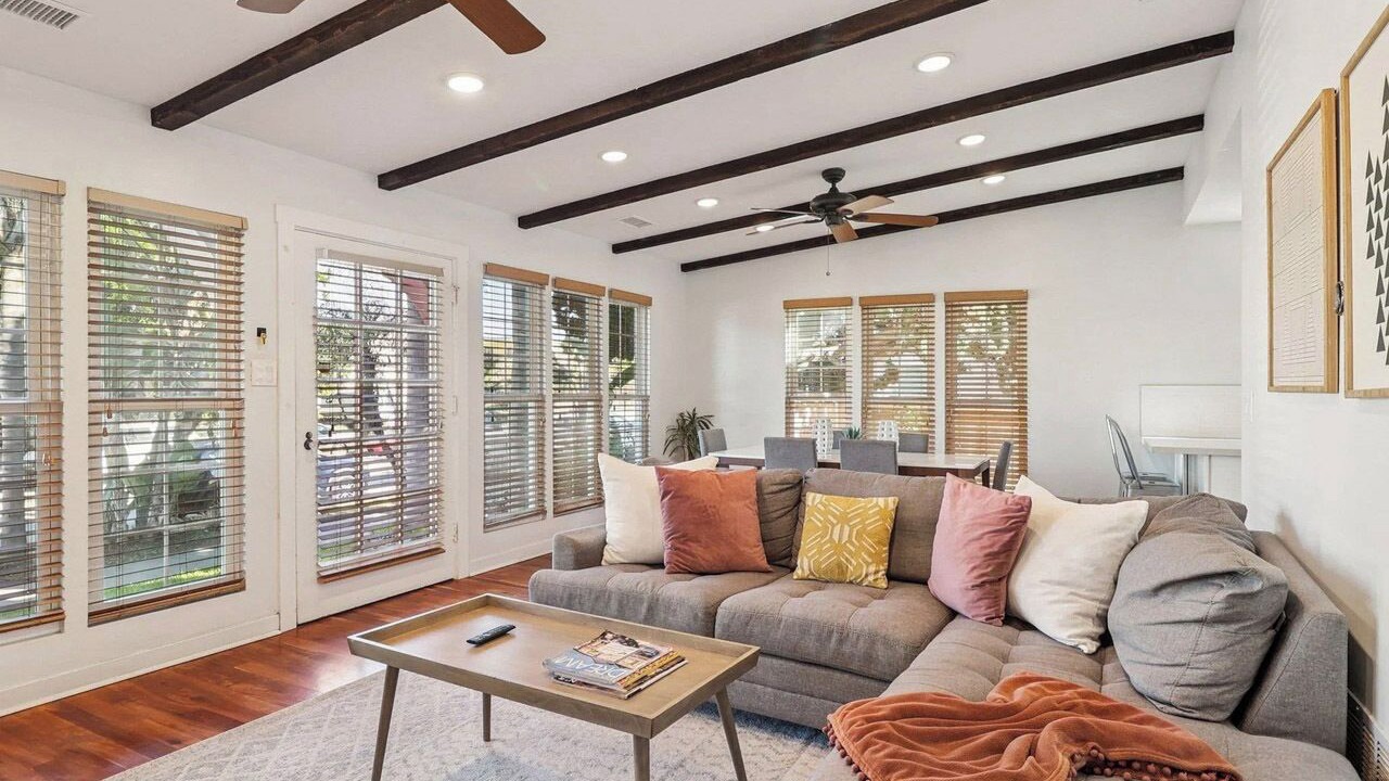 Photo of Livingroom in Ocean Beach