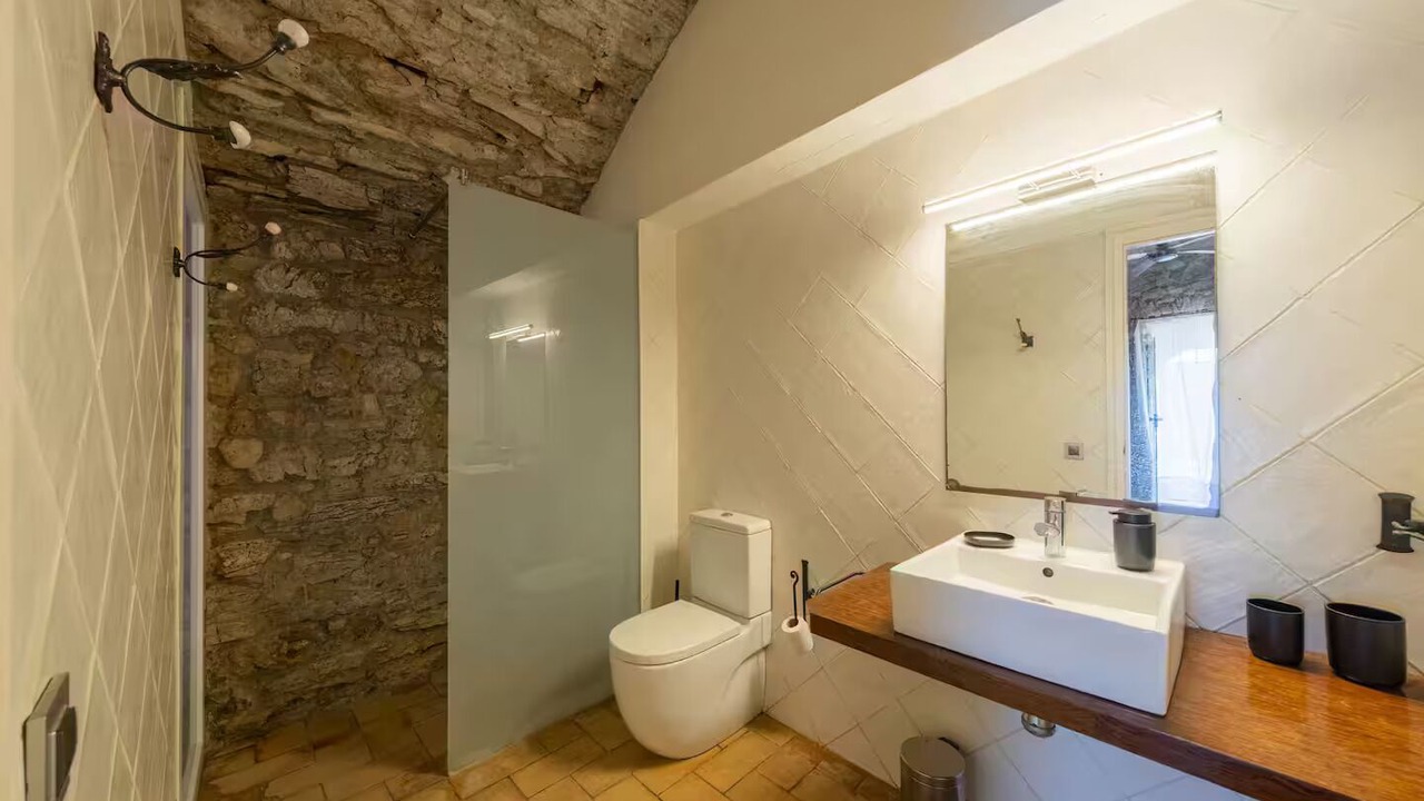 Photo of Bathroom in Pals