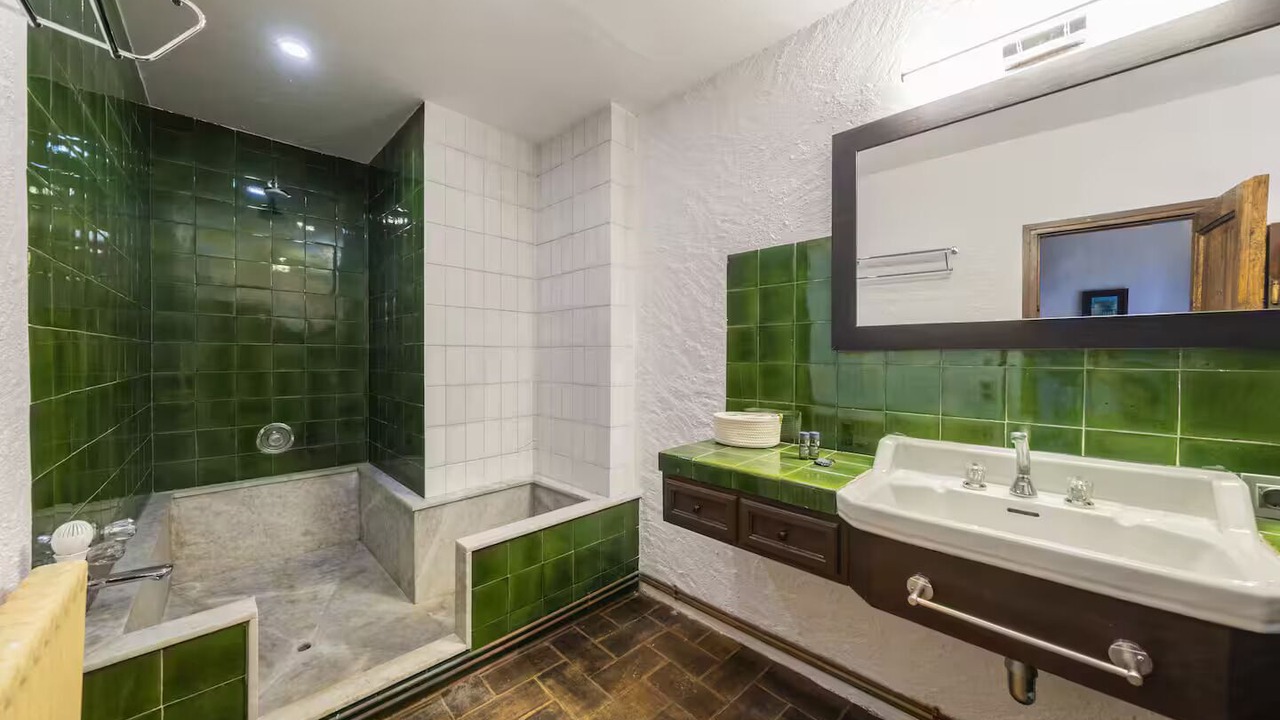 Photo of Bathroom in Pals