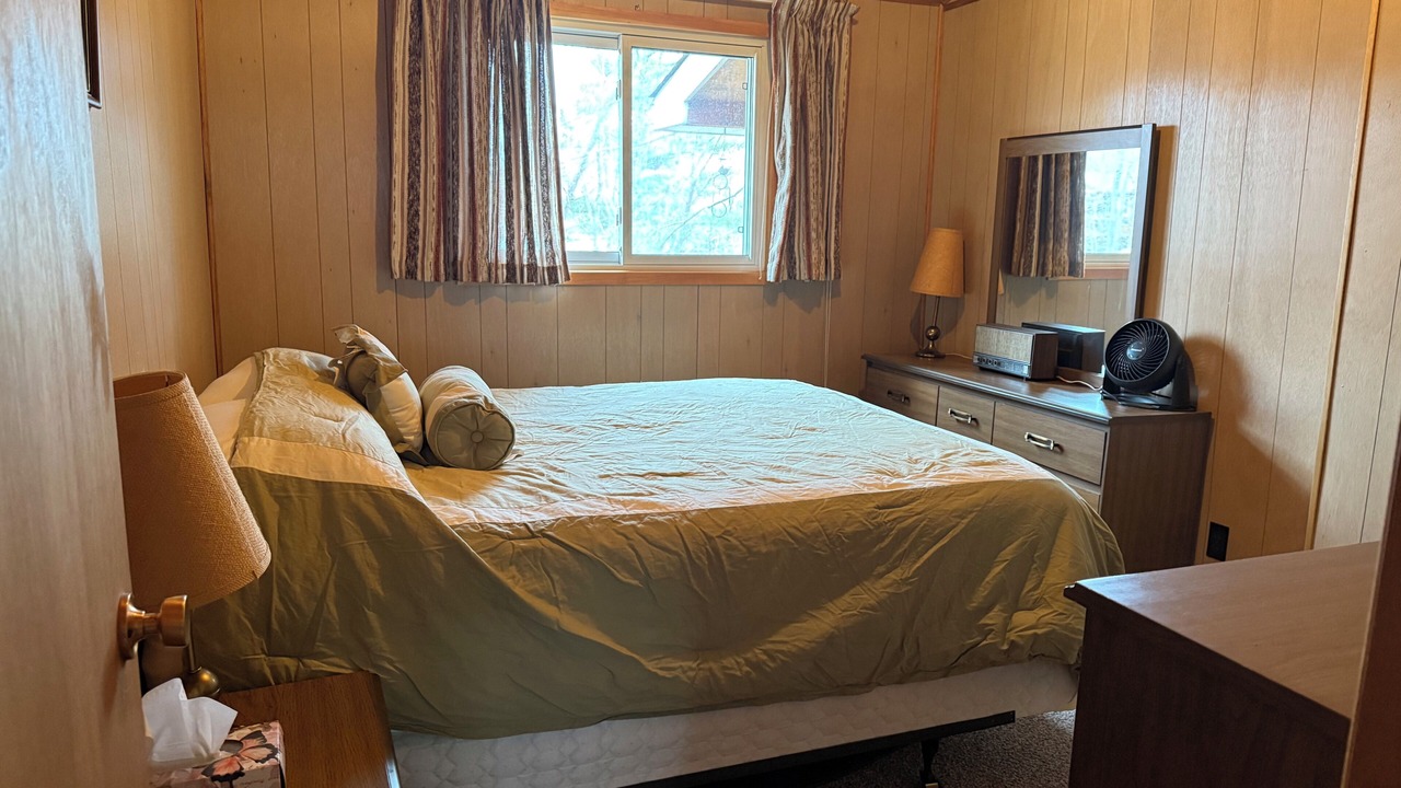 Photo of Bedroom in North Kawartha