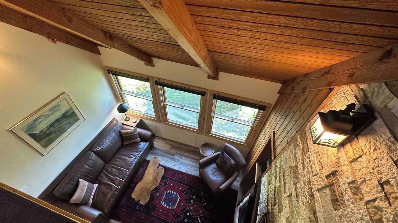 Photo of Livingroom in Davis