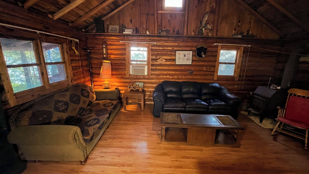 Photo of Livingroom in River Valley