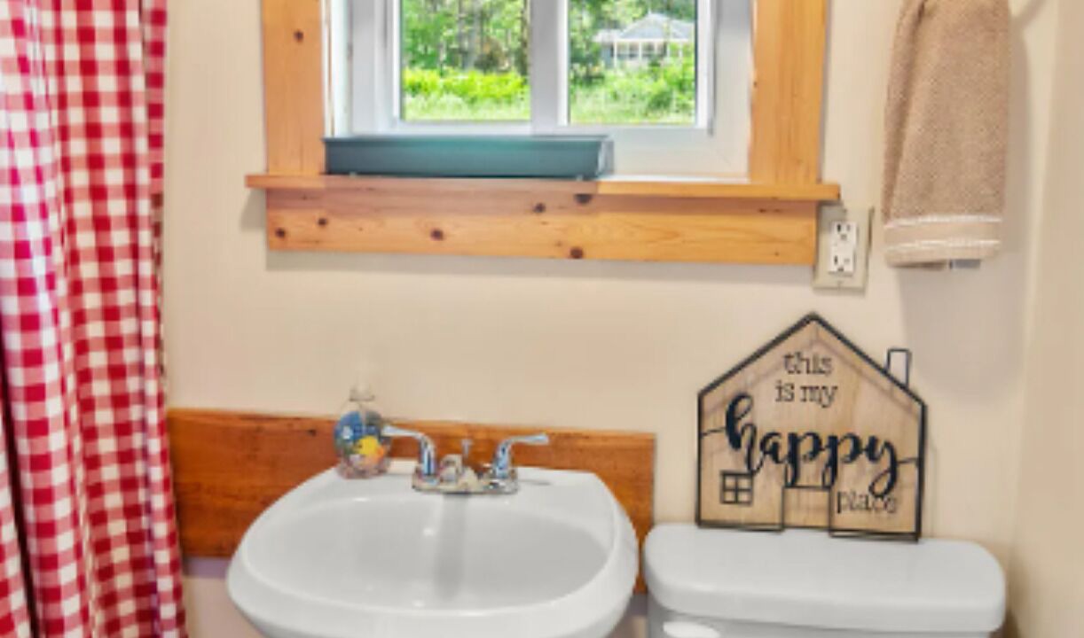 Photo of Bathroom in Gaylord