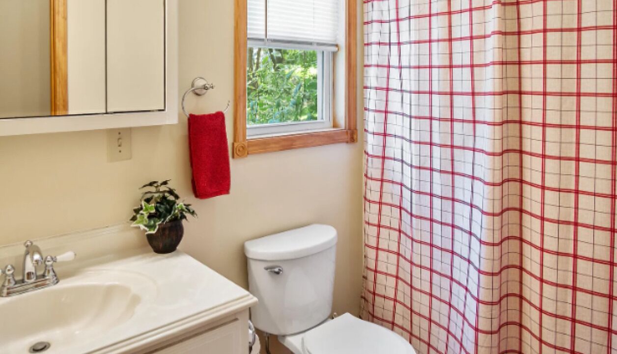 Photo of Bathroom in Gaylord