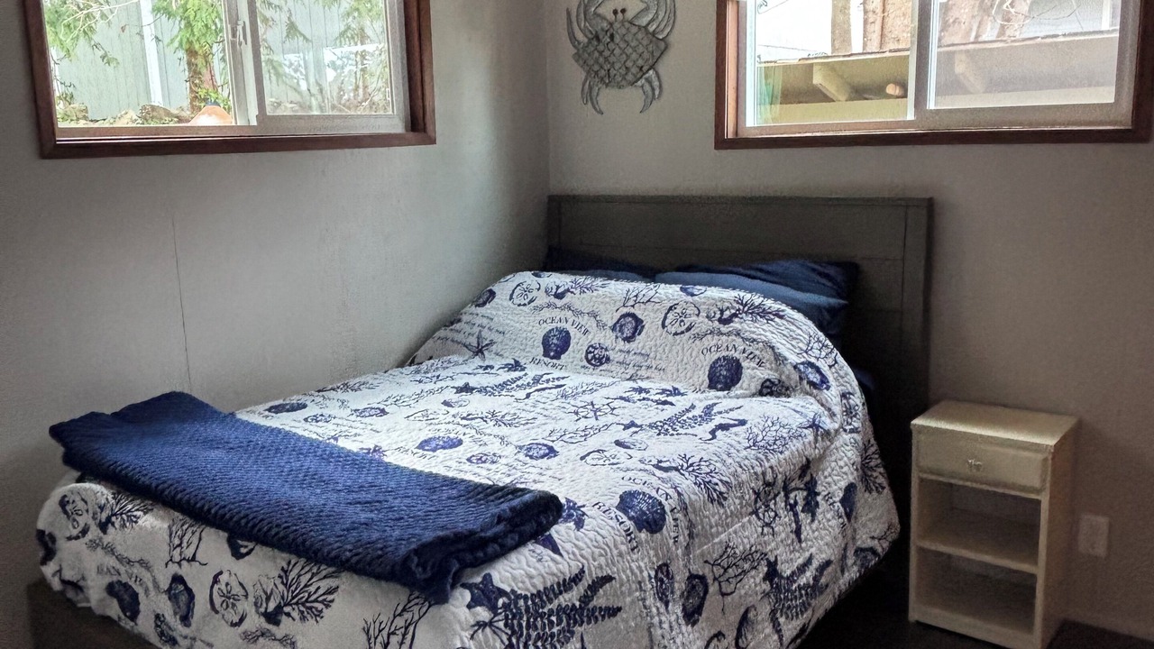 Photo of Bedroom in Rockaway Beach