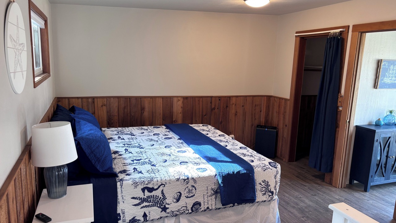 Photo of Bedroom in Rockaway Beach