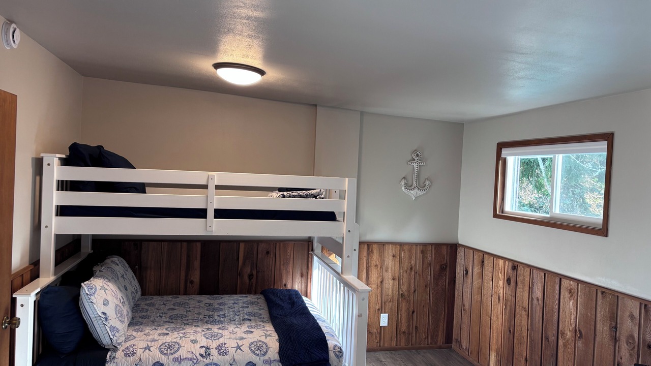 Photo of Bedroom in Rockaway Beach