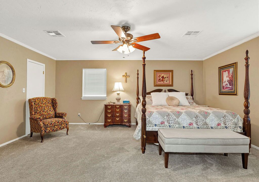 Photo of Bedroom in Ada
