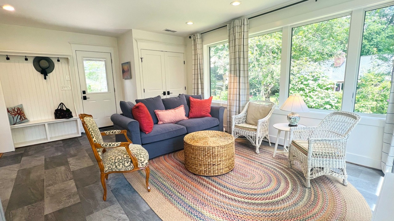 Photo of Livingroom in Falls Church
