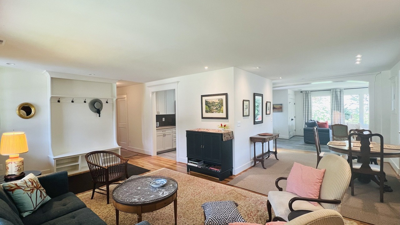 Photo of Livingroom in Falls Church
