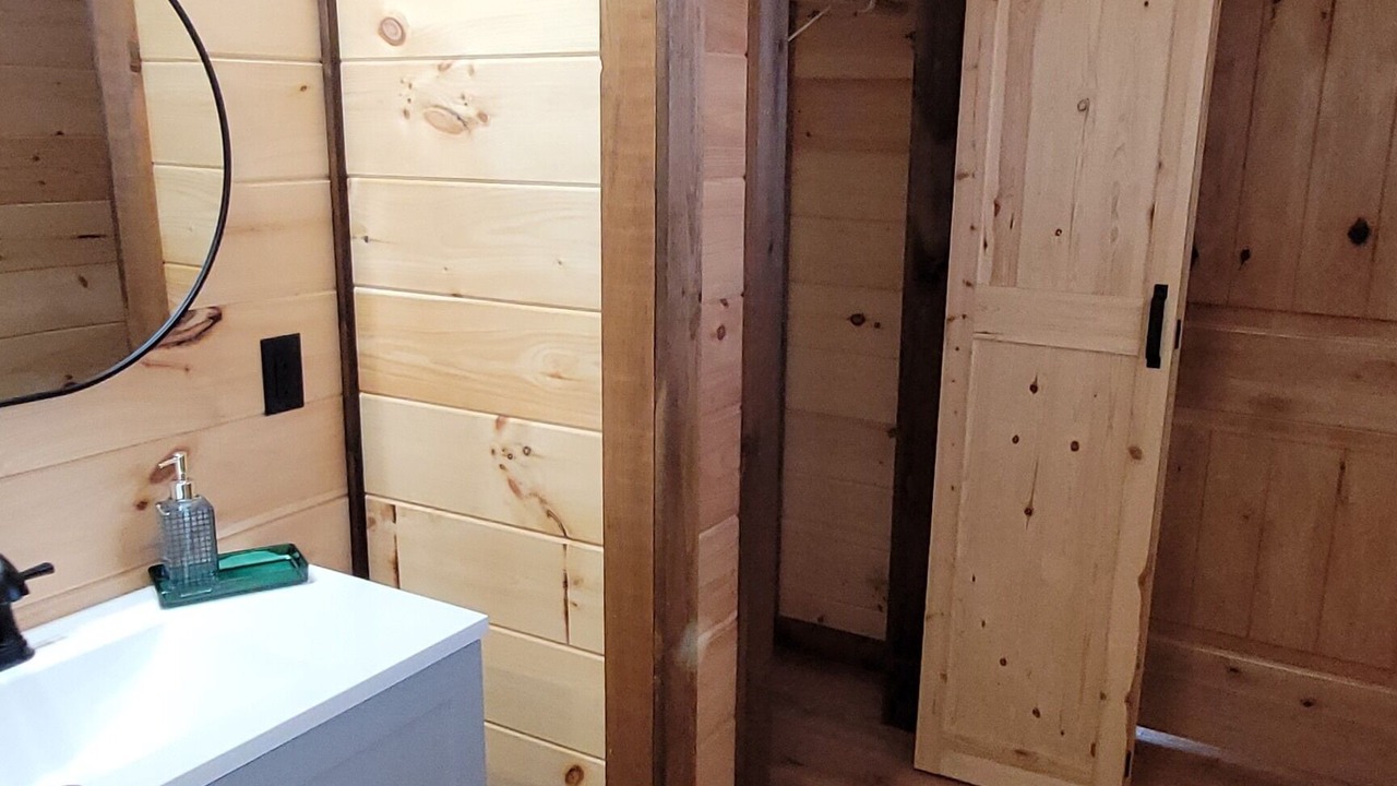 Photo of Bathroom in Jasper