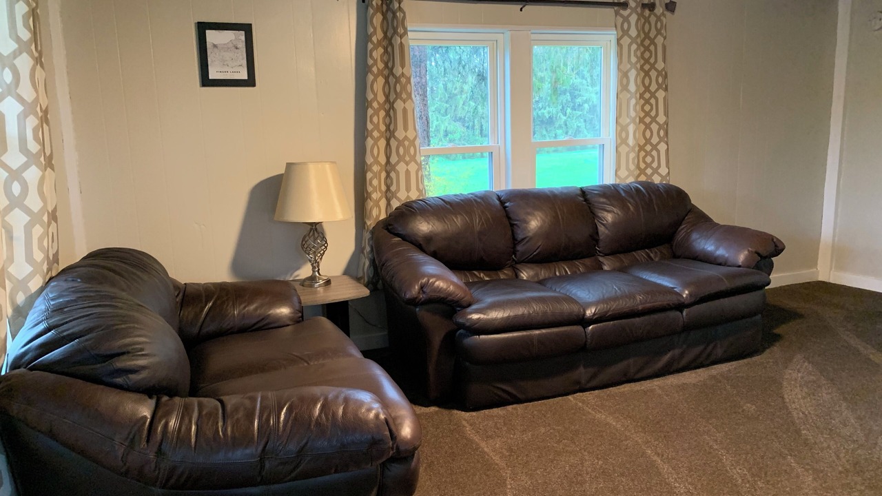 Photo of Livingroom in Town of Catharine