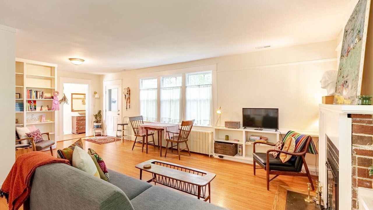 Photo of Livingroom in Fry's Spring