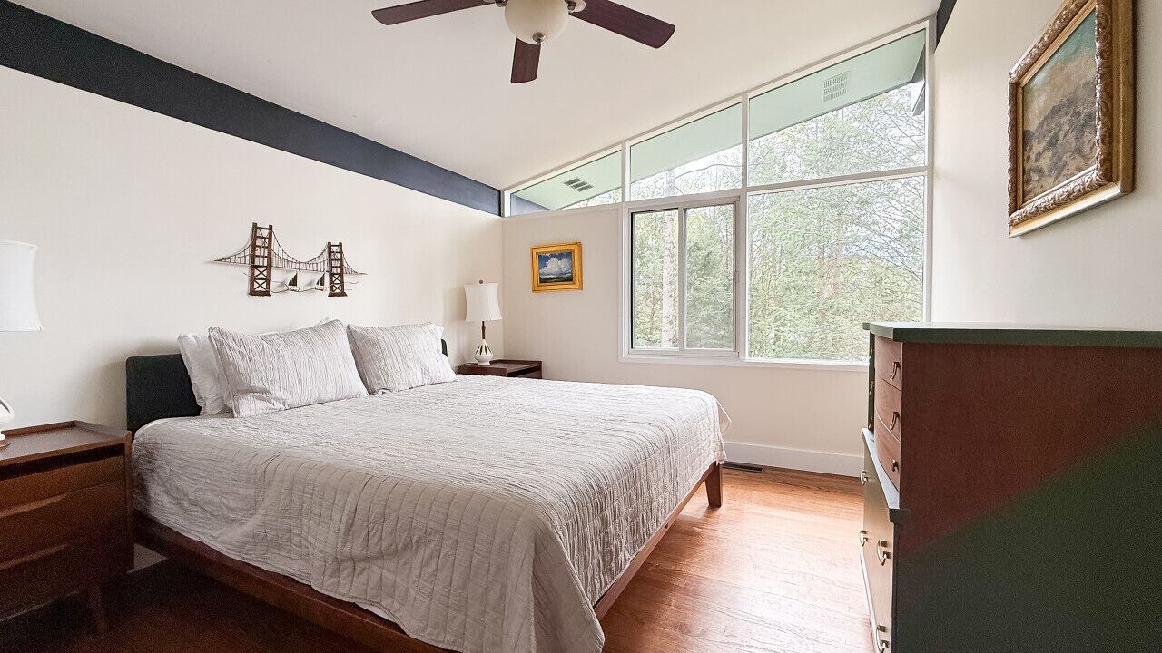 Photo of Bedroom in Ashley Oaks