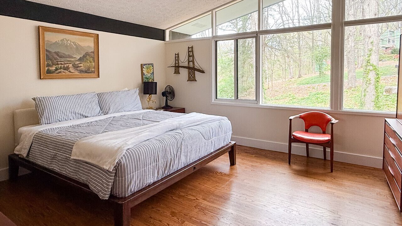 Photo of Bedroom in Ashley Oaks