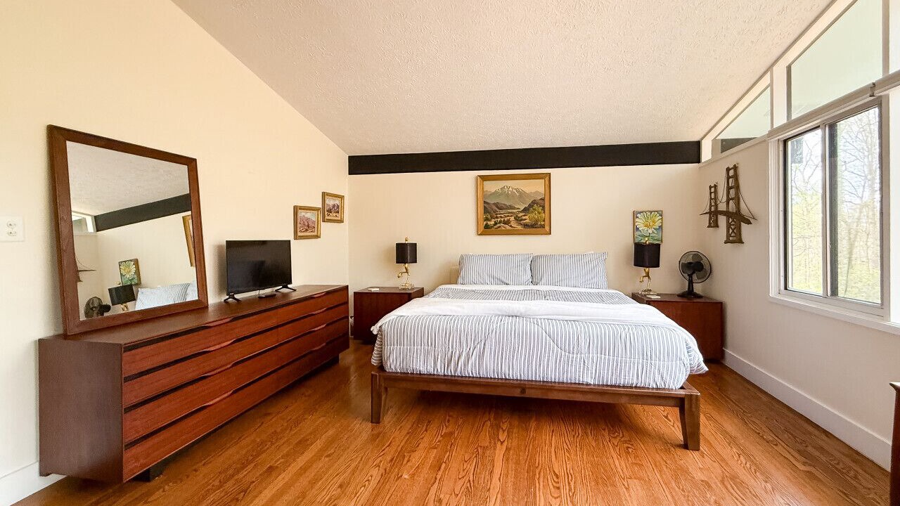 Photo of Bedroom in Ashley Oaks
