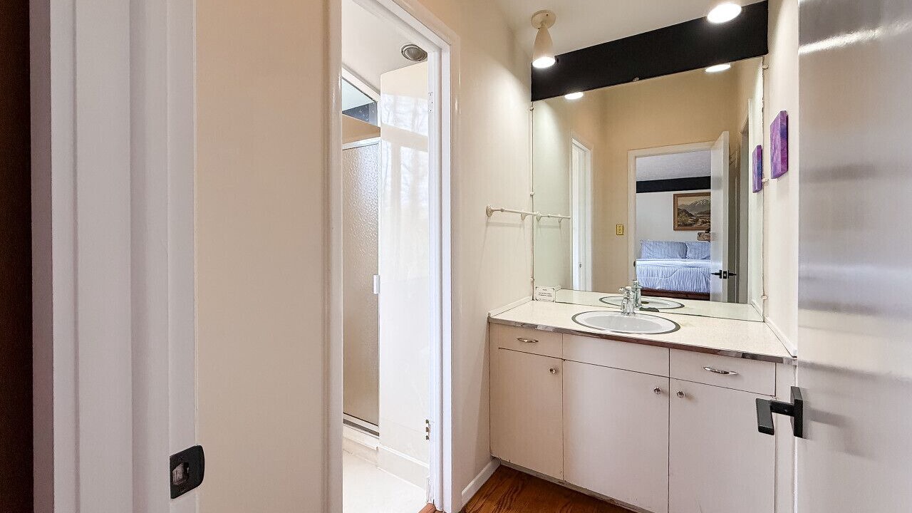 Photo of Bathroom in Ashley Oaks