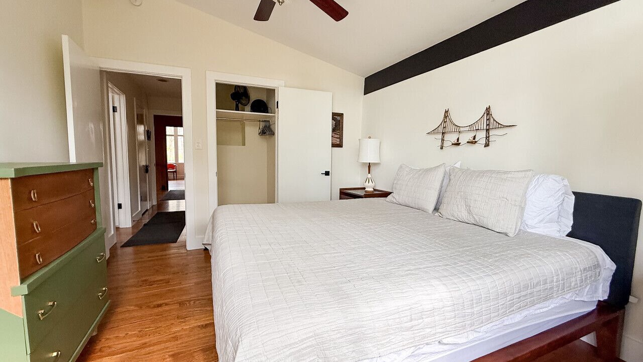 Photo of Bedroom in Ashley Oaks