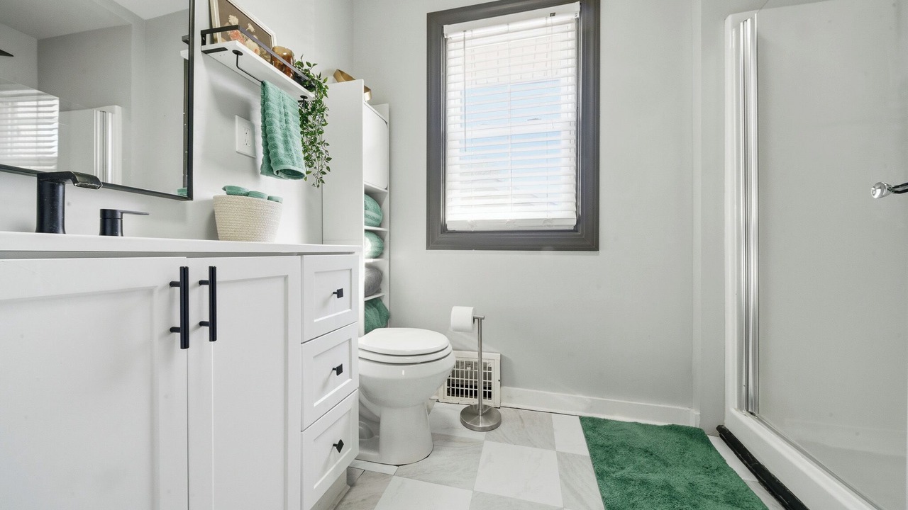 Photo of Bathroom in College Hill