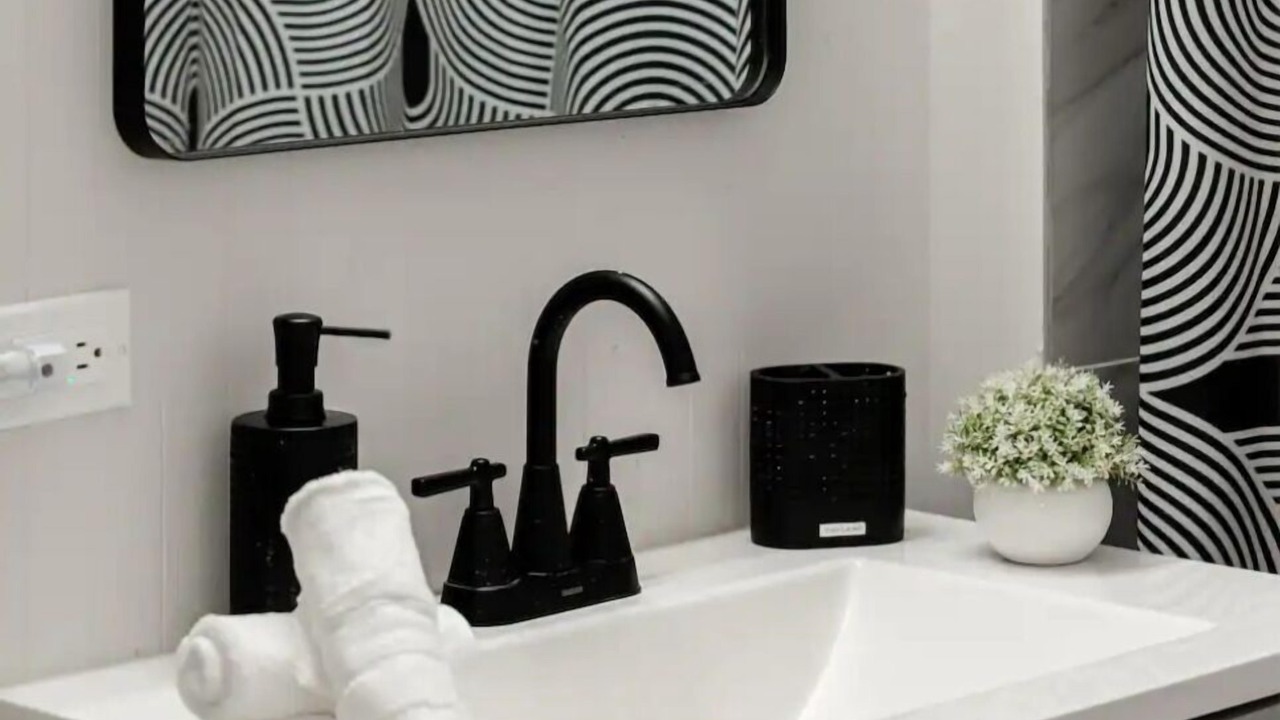 Photo of Bathroom in Des Plaines