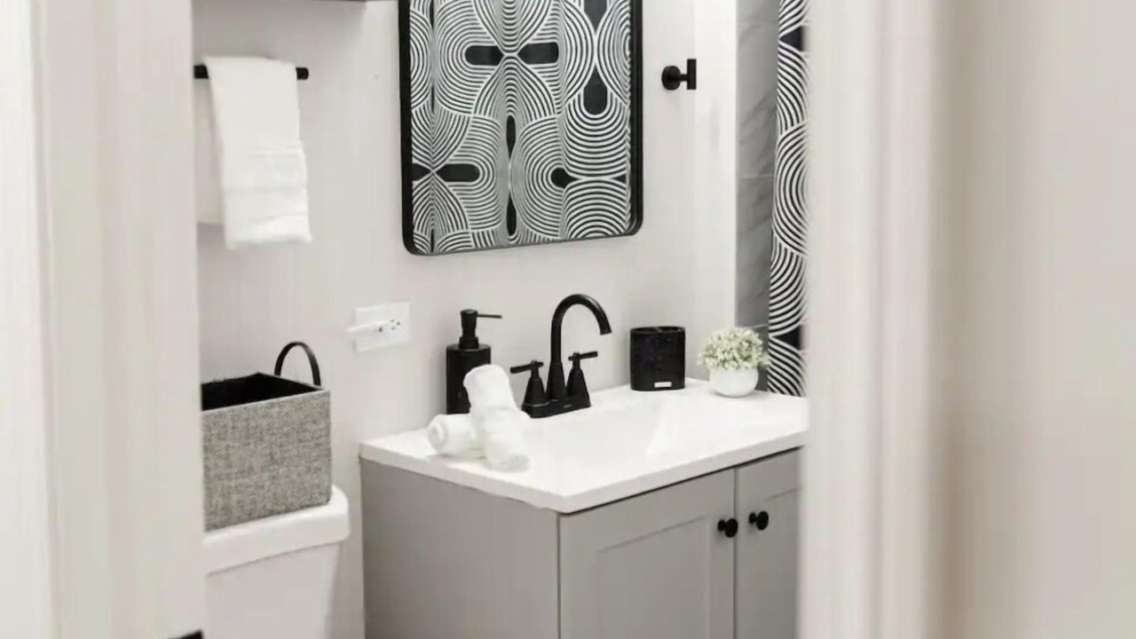 Photo of Bathroom in Des Plaines