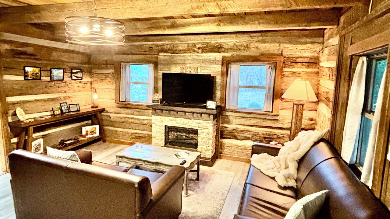 Photo of Livingroom in Canton