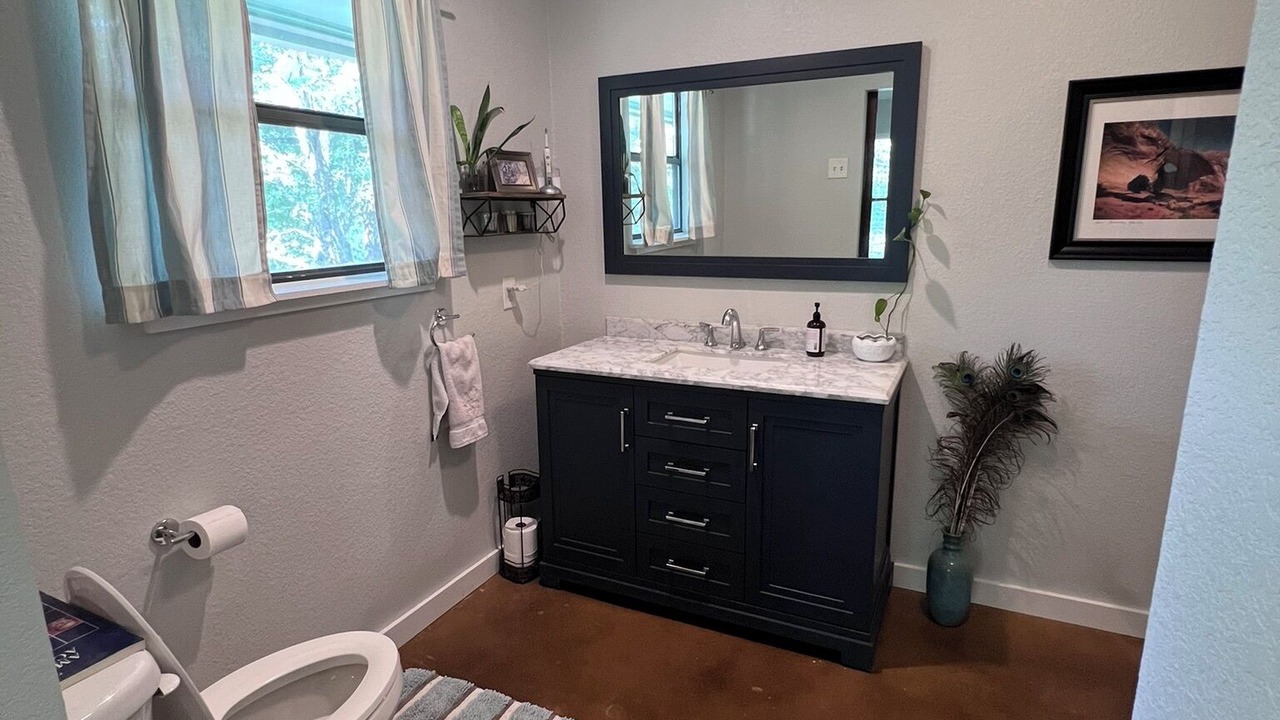 Photo of Bathroom in Manchaca