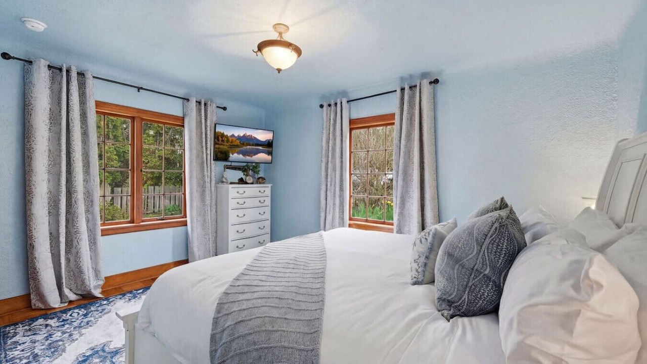 Photo of Bedroom in Poulsbo