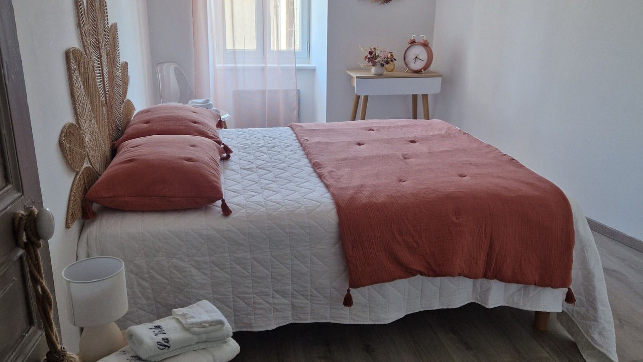 Photo of Bedroom in Saint-Martin-de-Villereglan
