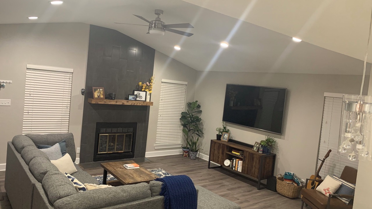 Photo of Livingroom in North Buttercup Creek