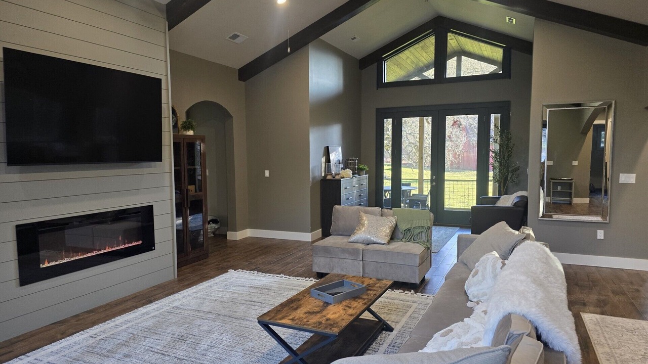 Photo of Livingroom in Whittier