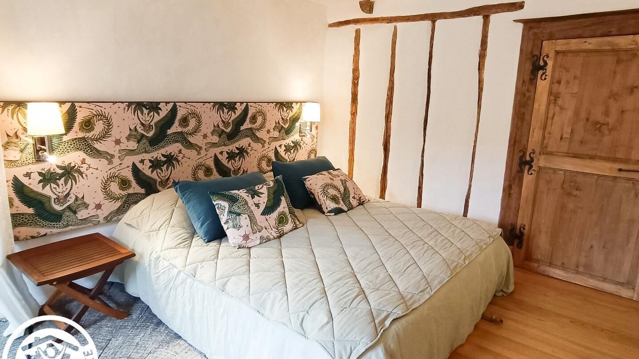 Photo of Bedroom in Camburat