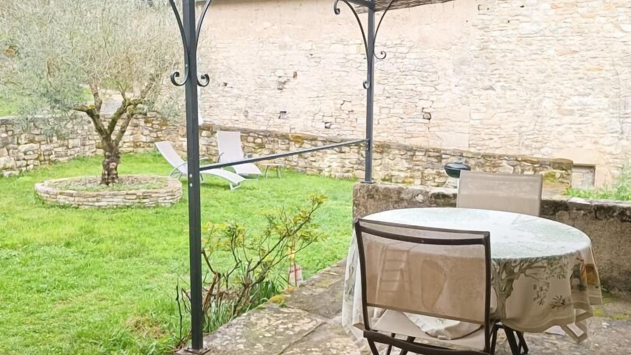Photo of Outdoor in Camburat