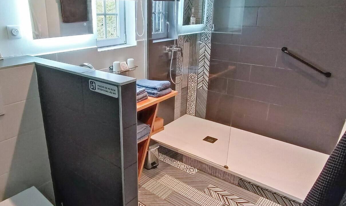 Photo of Bathroom in Camburat