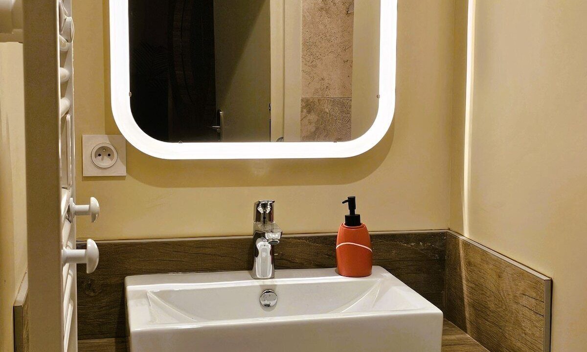 Photo of Bathroom in Genas