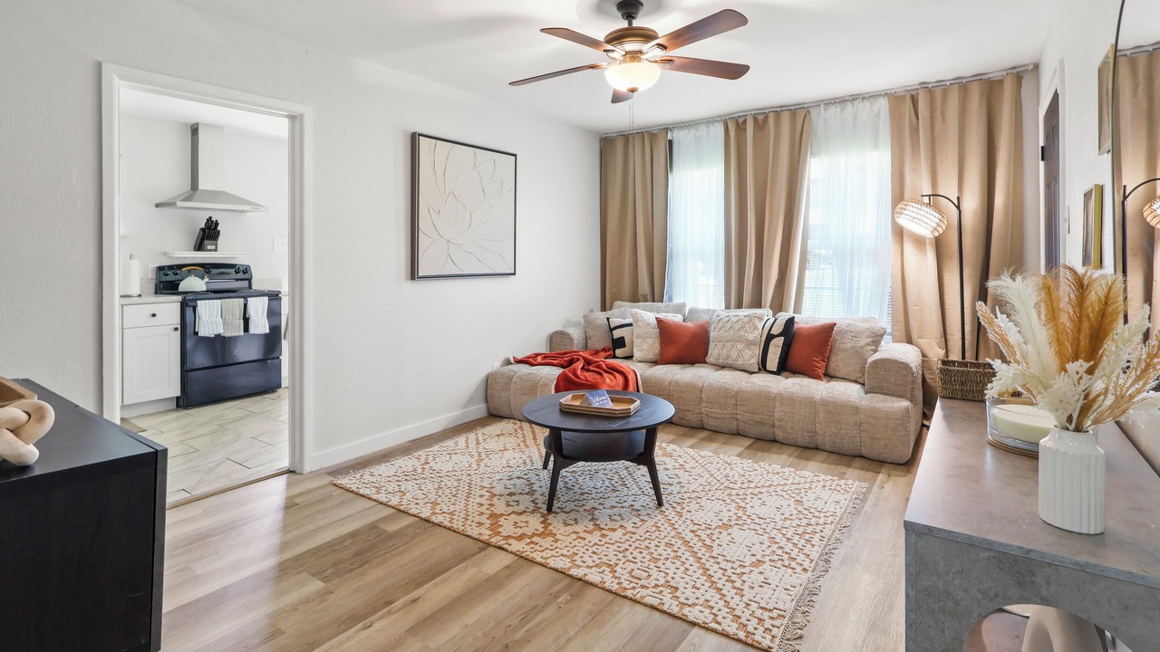 Photo of Livingroom in Cedar Crest