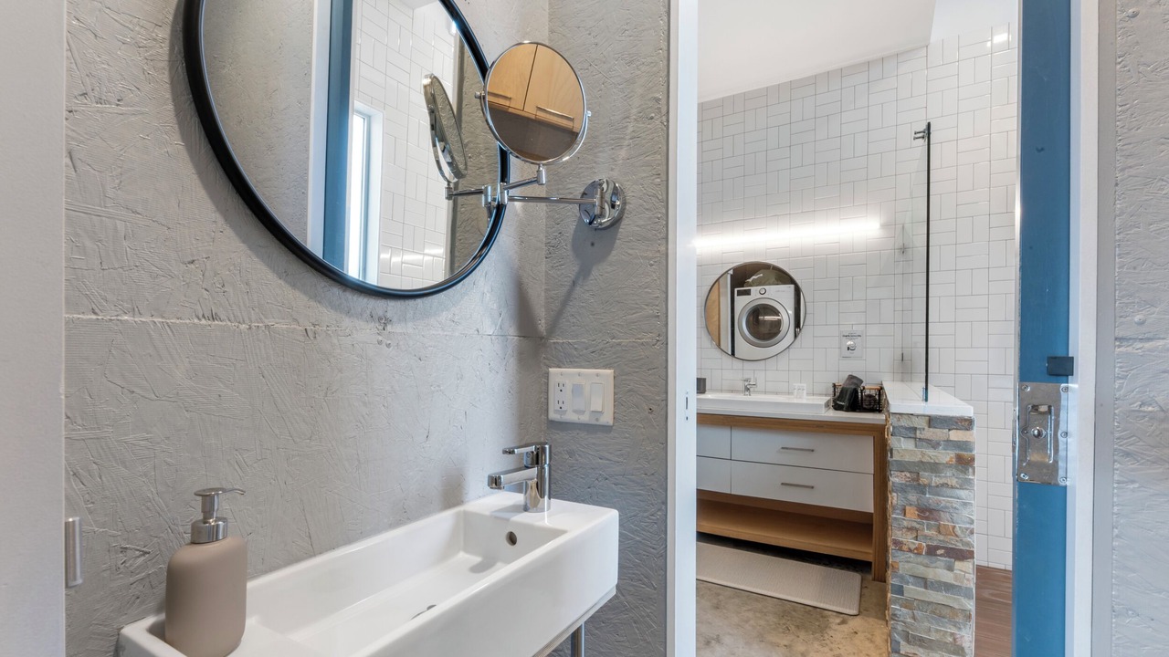 Photo of Bathroom in Garden Oaks