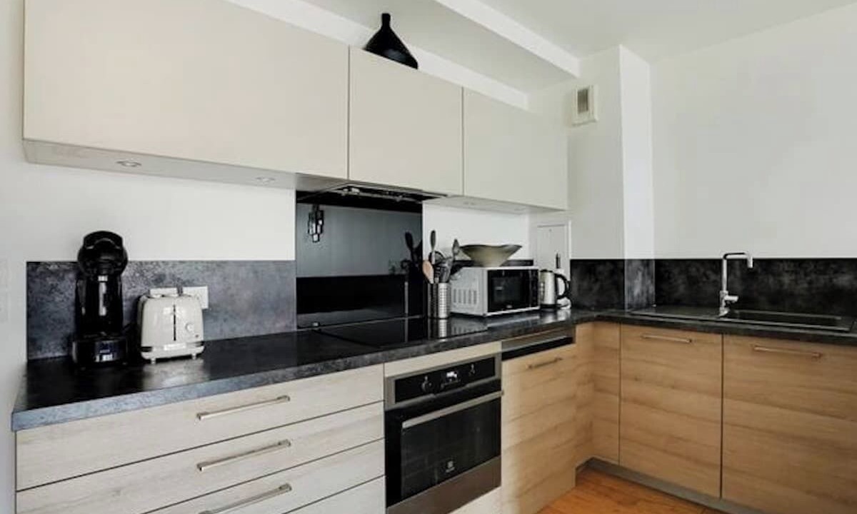 Photo of Kitchen in Quartier de la Folie-Mericourt