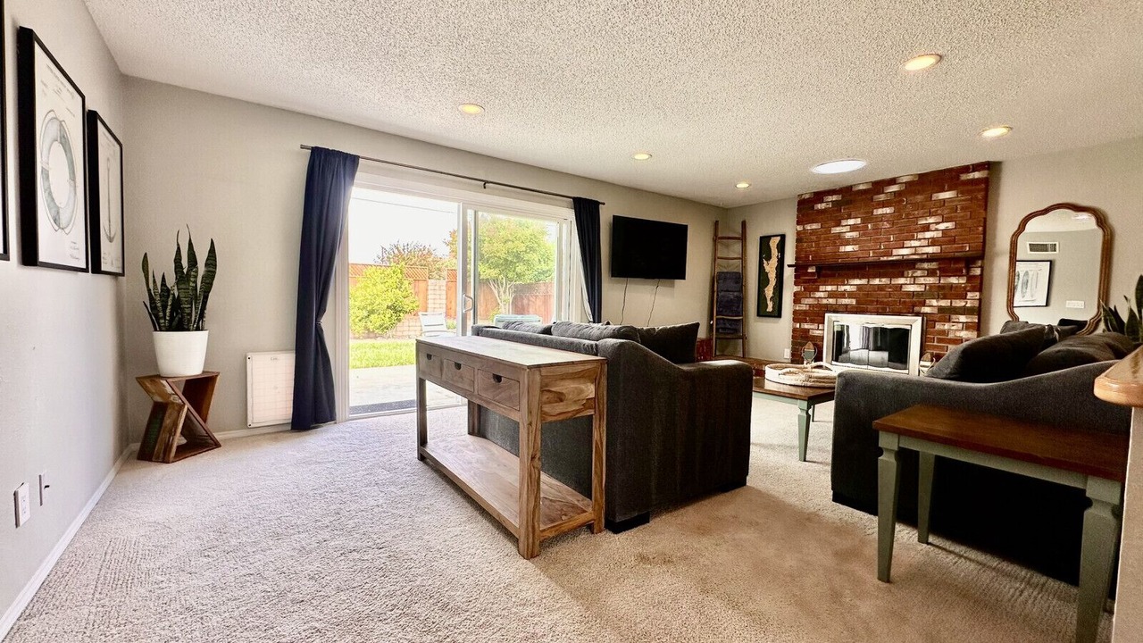 Photo of Livingroom in Lompoc